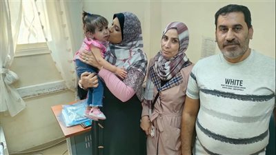 طالبات مدرسة إعدادي بالعريش يجمعن مبالغ مالية لعلاج الطفلة كيان المصابة بضمور العضلات