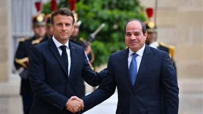  الرئيس السيسي يجري اتصالًا هاتفيًا مع نظيره الفرنسي إيمانويل ماكرون