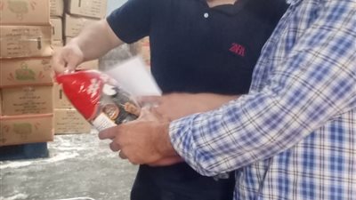 ضبط 5 طن مصنعات دواجن غير صالحة للاستهلاك الآدمي بالخانكة 