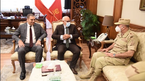 محافظ بورسعيد يستقبل