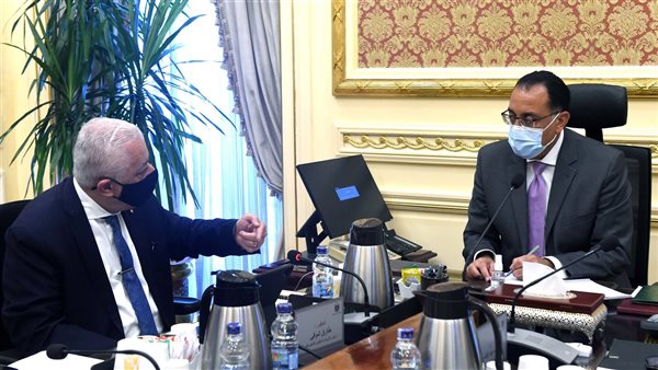 رئيس الوزراء ووزير