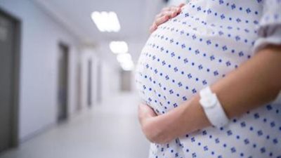 هل إفراط الحوامل في تناول القهوة يؤدي إلى تشوه دماغ الجنين؟