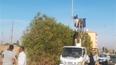 سرقة كابلات الكهرباء الأرضية المغذية لطريق المدينة الصناعية بالصالحية بقنا.. وتحرك عاجل من المحافظة