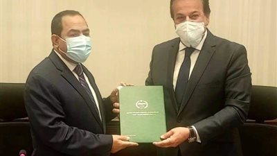 خالد عبدالغفار يتسلم نتيجة مسابقة تعيين 20 أخصائي أشعة بوزارة الصحة