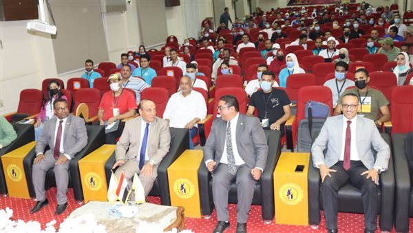 معهد إعداد القادة