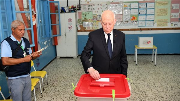 الرئيس التونسي يدلي