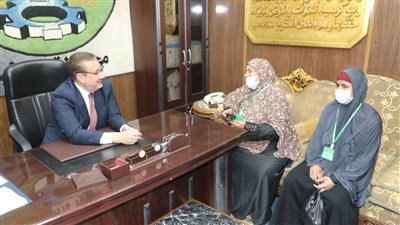 محافظ المنوفية يكلف بصرف إعانات لحالات إنسانية وكرسي كهربائي لطفل مريض بالضمور