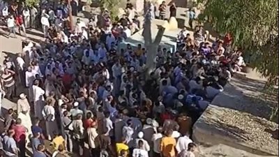 أهالي البحيرة يشيعون جثمان عروس توفيت بعدر مرور 4 أيام على حفل زفافها | بث مباشر