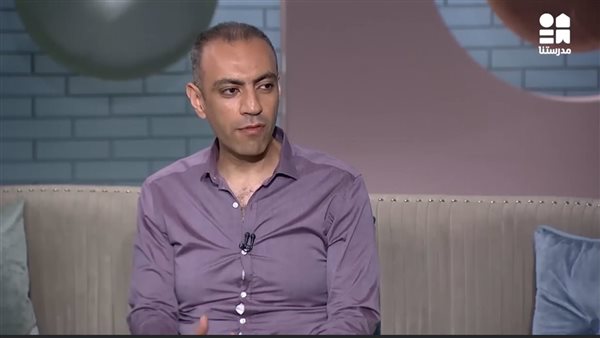 عمرو العزب خبير تعليم