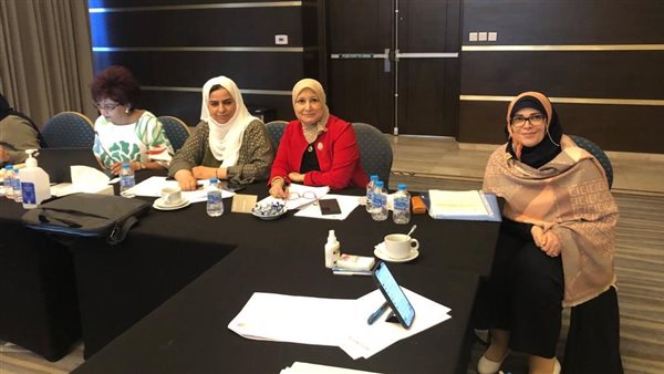 بجانب من الاجتماع