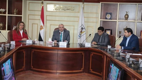 محافظ بني سويف ونائبة