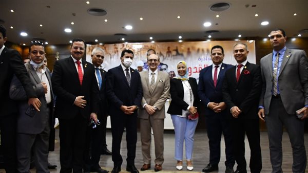 وزير الرياضة يشهد