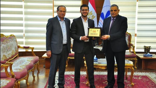 رئيس جامعة كفر الشيخ