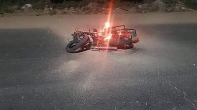 مصرع شخصين في حادث تصادم سيارة ملاكي وموتوسيكل بسوهاج | صور