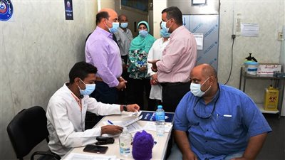 محافظ أسوان: 305 آلاف و906 مواطنين تلقوا جرعات لقاح كورونا