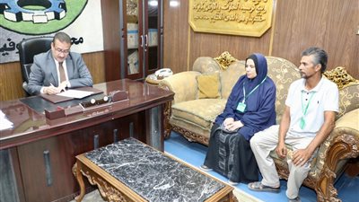 محافظ المنوفية يوجه بتقديم مساعدات مالية خلال لقائه اليومي بالمواطنين