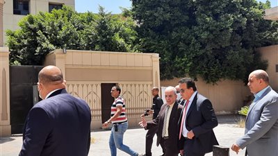 وزير التعليم العالي يتفقد مكتب التنسيق الرئيسي بجامعة عين شمس