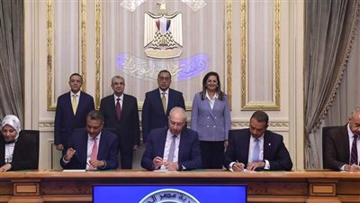 اقتصادية قناة السويس: توقيع اتفاقية لإقامة مشروع مجمع صناعي باستثمارات تقدر بـ 8 مليارات دولار
