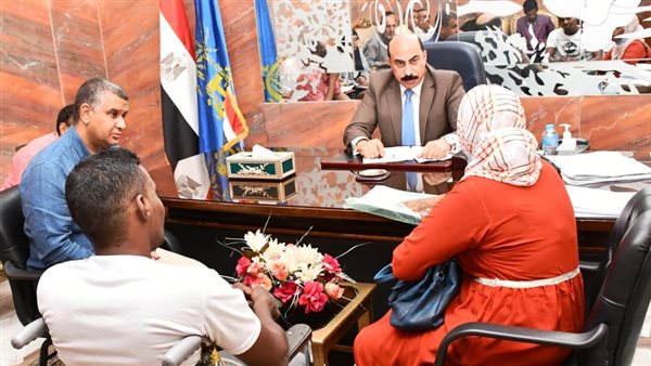 محافظ أسوان