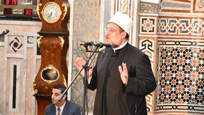 وزير الأوقاف: الإنفاق على الفقراء أعظم عند الله من تكرار العمرة 