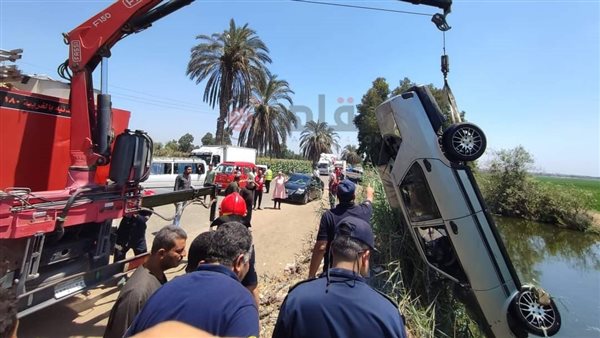 سقوط سيارة ملاكى