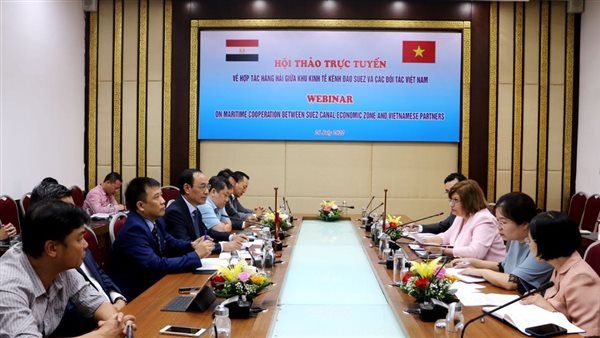 جانب من الندوة