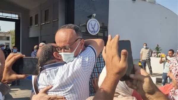 الصحفي هشام فؤاد