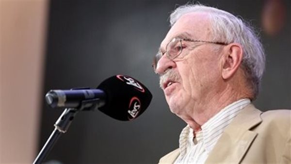  الدكتور رونالد جيمس