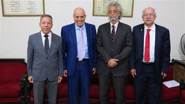 الأطباء تستضيف نقيب