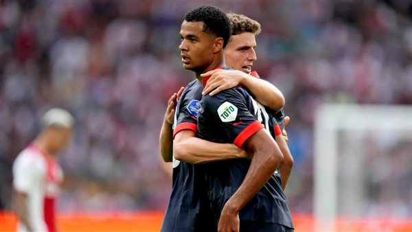 لاعبو أيندهوفن