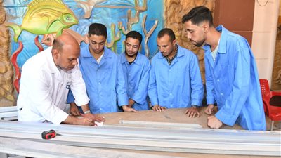 وزارة الإنتاج الحربي تنفذ برنامجا تدريبيًّا وتأهيليًّا على الحِرَف المختلفة لشباب قرى حياة كريمة بالمنيا 
