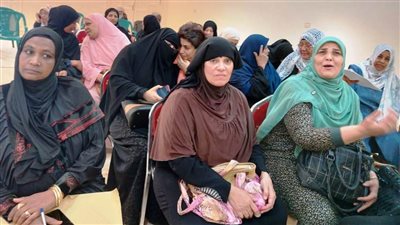 محافظ أسوان يتابع الجهود المبذولة لحل مشكلة محو الأمية والتسرب من التعليم