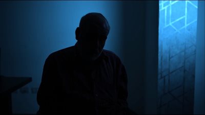 مريض سرطان يستغيث: مراتي وعيالي طردوني من البيت وبنام في الشارع | بث مباشر