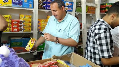 إعدام 97 كيلو أغذية تالفة و45 لتر مشروبات غازية خلال حملة بشمال سيناء 