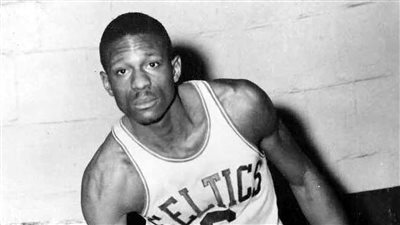 من هو بيل راسل لاعب السلة الذي نعاه باراك أوباما؟