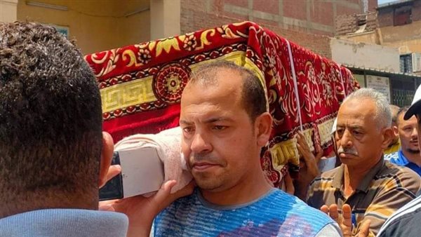 لحظة تشييع جثمان