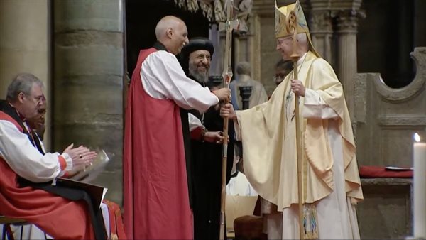 صليب رمزي للدكتور