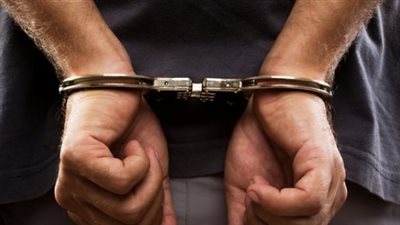 حاول سرقته.. القبض على بلطجي طعن بائع متجول بخنجر في أسوان