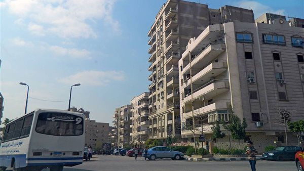 الحي العاشر