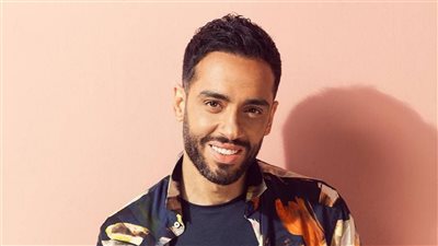 رامي جمال يطرح خلينا قاعدين ثالث أغاني ألبومه الجديد 