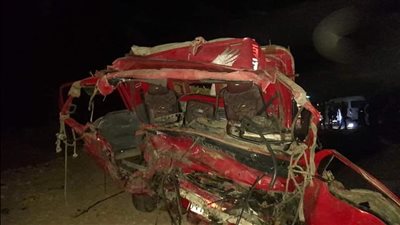 بطريق جهينة الصحراوي الغربي في سوهاج.. حادث تصادم يسفر عن مصرع وإصابة 21 شخصا | بث مباشر 