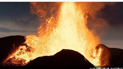  ثوران بركان في آيسلندا وتحذير للسكان | فيديو