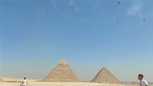 أثناء حضور العرض