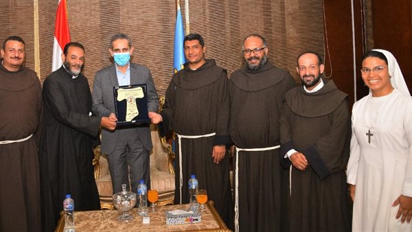 محافظ الغربية يستقبل