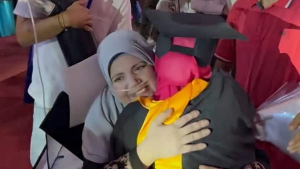 الأم وابنتها في المنوفية