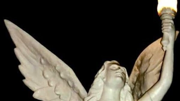تمثال الملاك التي