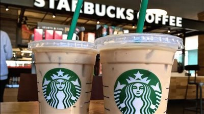 حليب فاسد أدخلها المستشفى.. سيدة تدّعي إصابتها بتسمم غذائي بعد تناولها قهوة ستاربكس