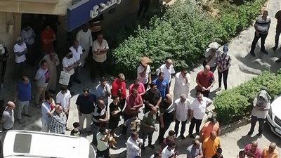 وقفة احتجاجية لـ ملاك مشروع جراند سيتي التابع لمعمار المرشدي بسبب مخالفة الشركة لبنود التعاقد | صور 