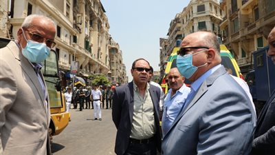 محافظ القاهرة: تشكيل لجنة هندسية لفحص عقار العتبة بعد حريق اليوم