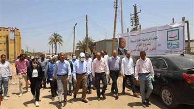 محافظ المنيا يتفقد مشروعات المبادرة الرئاسية حياة كريمة بمركز العدوة